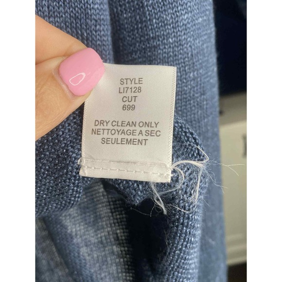 Brochu Walker Women's Blue v neck Sweater MSRP $498 Size Large 100% Linen luxury - Picture 8 of 9